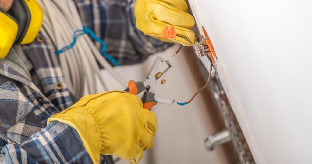 Consertos e manutenções elétricas em Passo Fundo